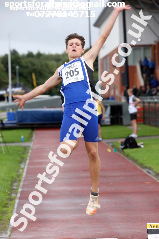 Boys under-15s long jump, Northern Under-17s/U-15s and U13s Champs, Leigh Sports Village, Leigh. Photo: David T. Hewitson/Sports for All Pics